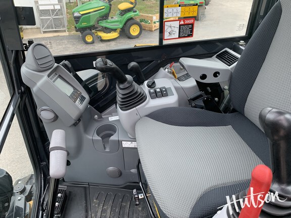 Photo of 2024 John Deere 35 P