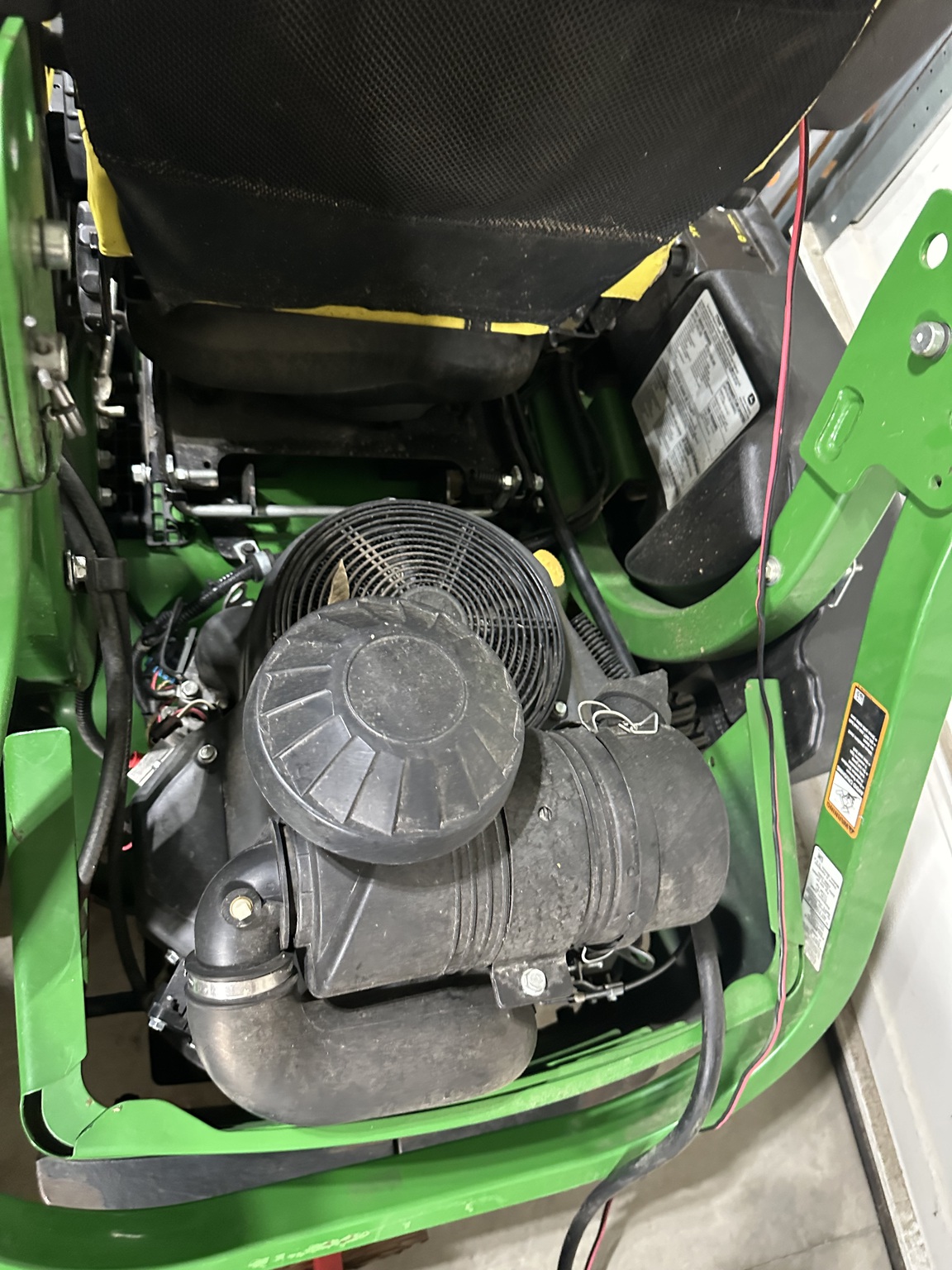 2021 John Deere Z930R Image 4
