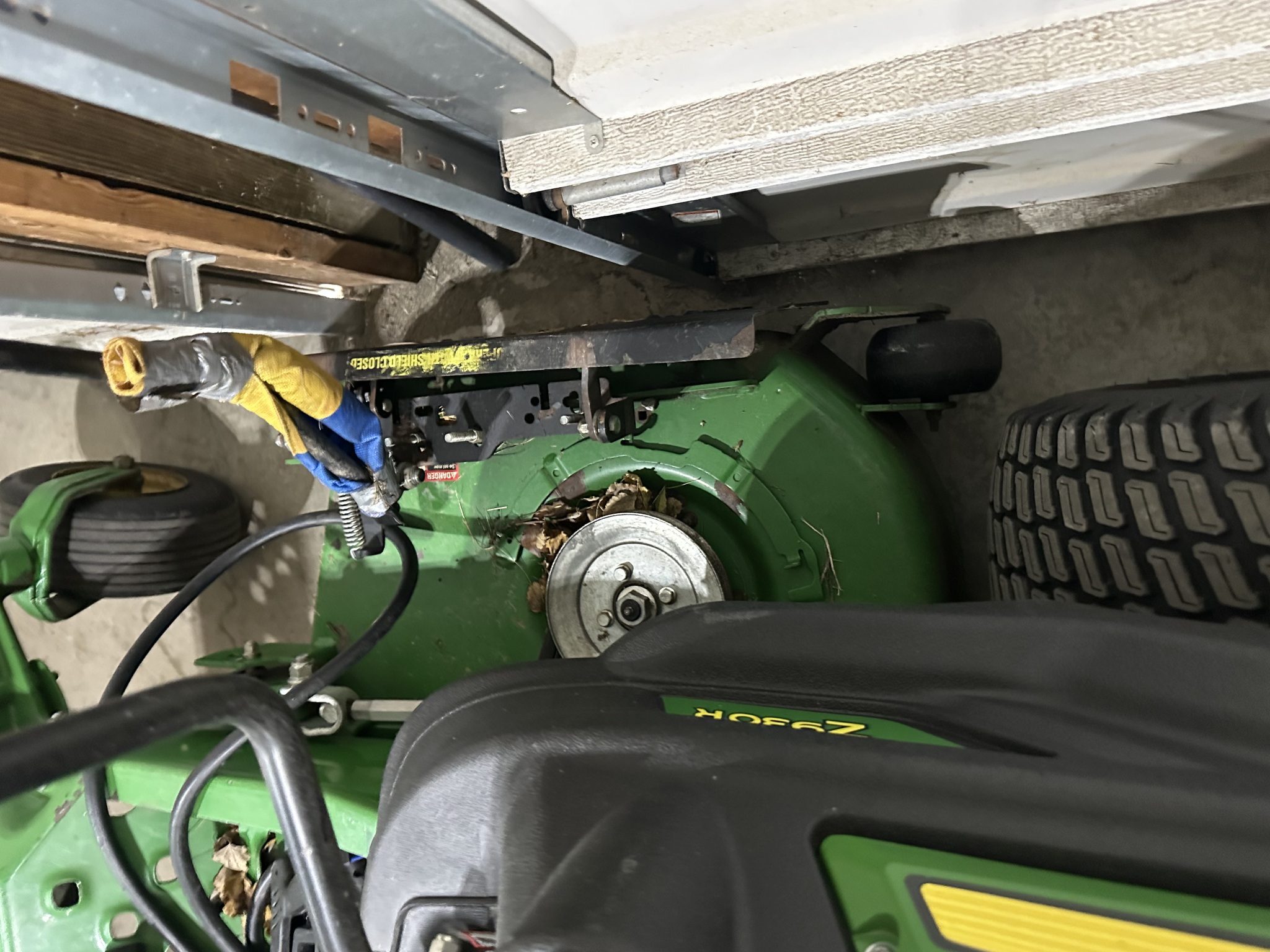 2021 John Deere Z930R Image 7