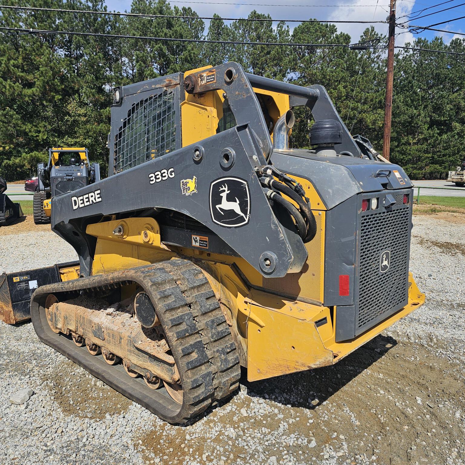 2022 John Deere 333G Image 2