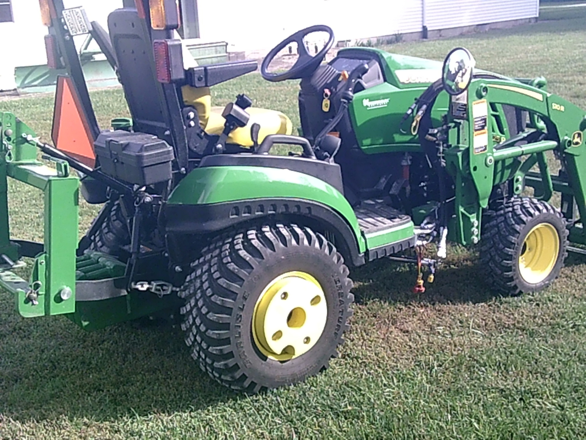 2022 John Deere 1025R Image 3