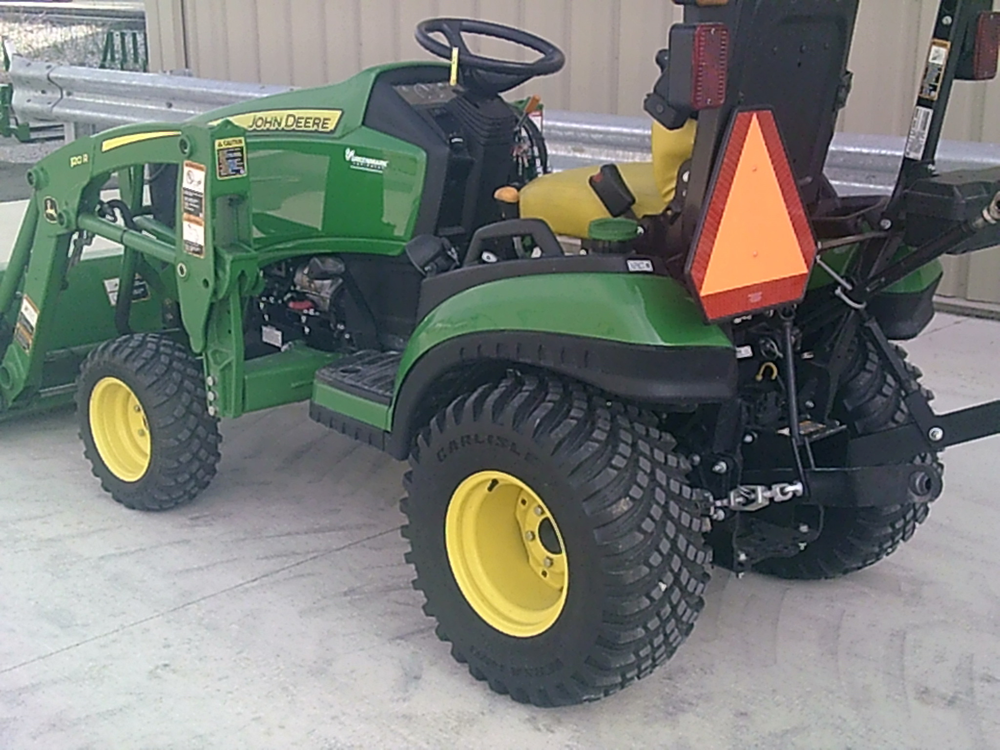 2022 John Deere 1025R Image 5