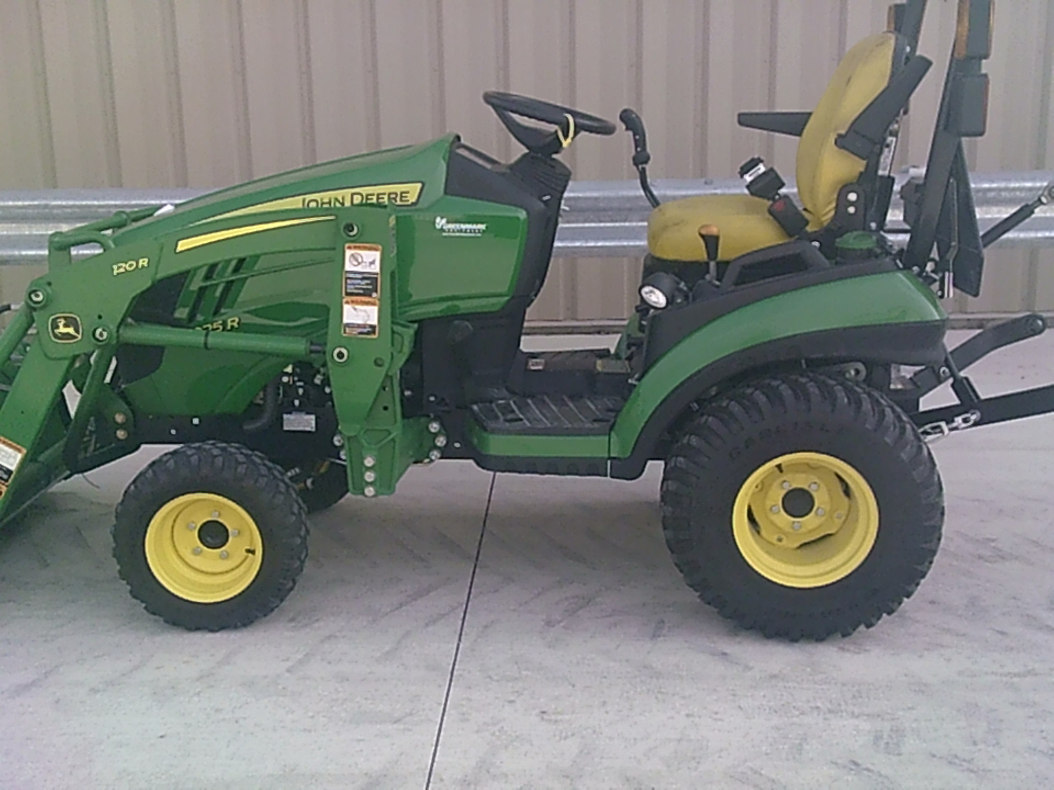 2022 John Deere 1025R Image 6