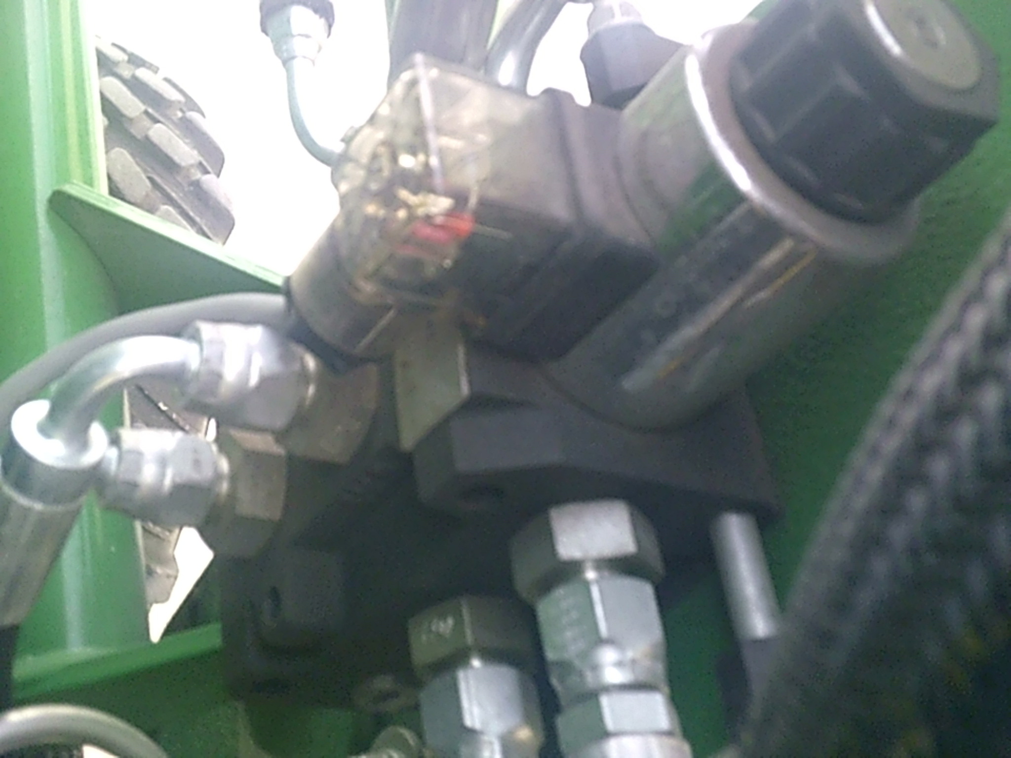 2022 John Deere 1025R Image 11