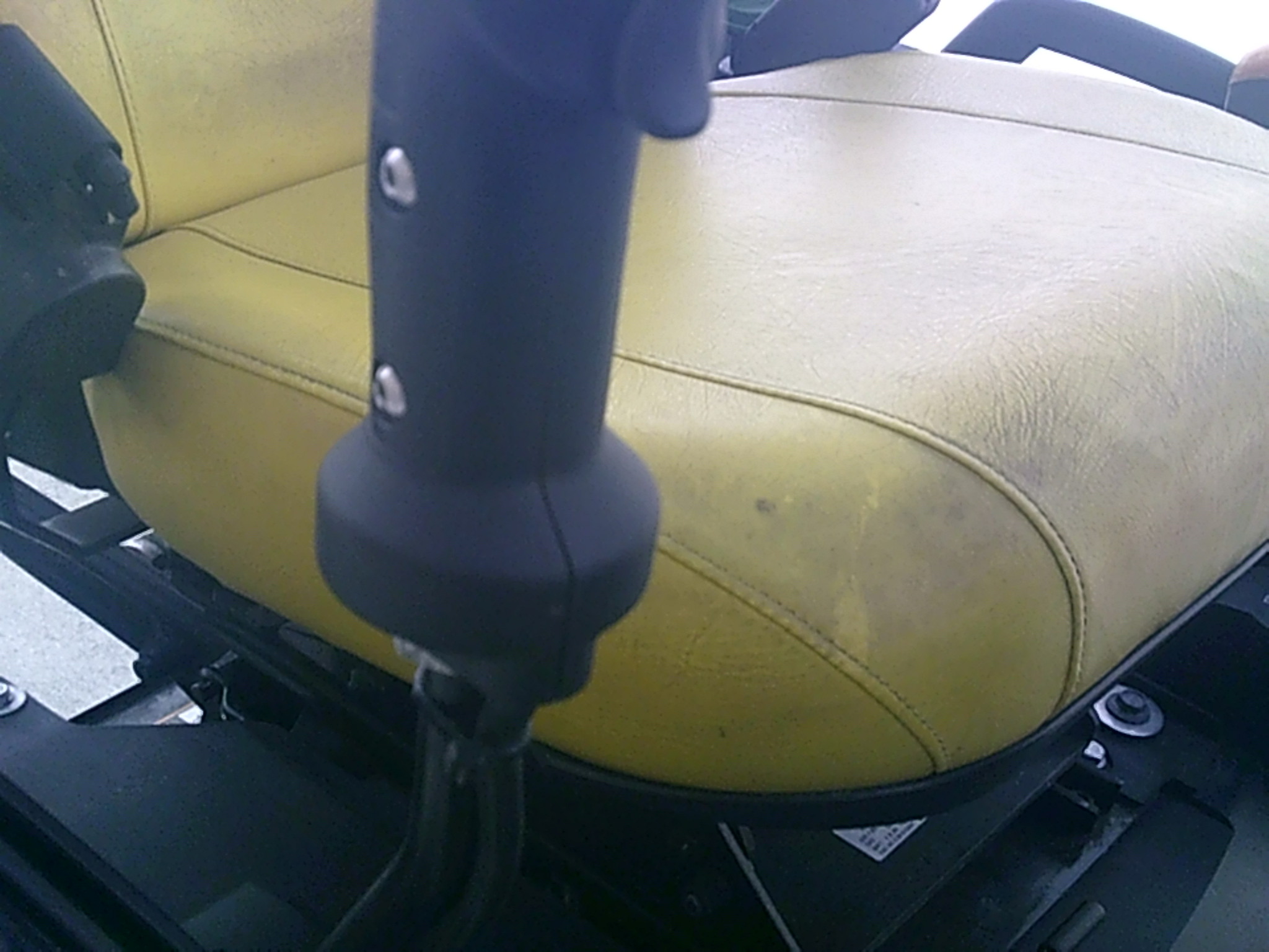 2022 John Deere 1025R Image 12