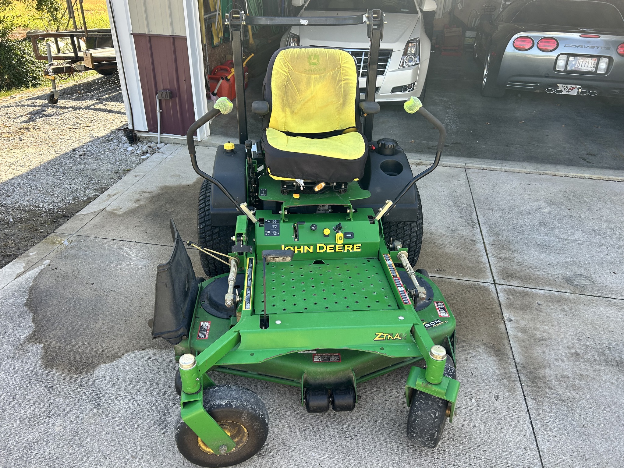 2005 John Deere 717A Image 1