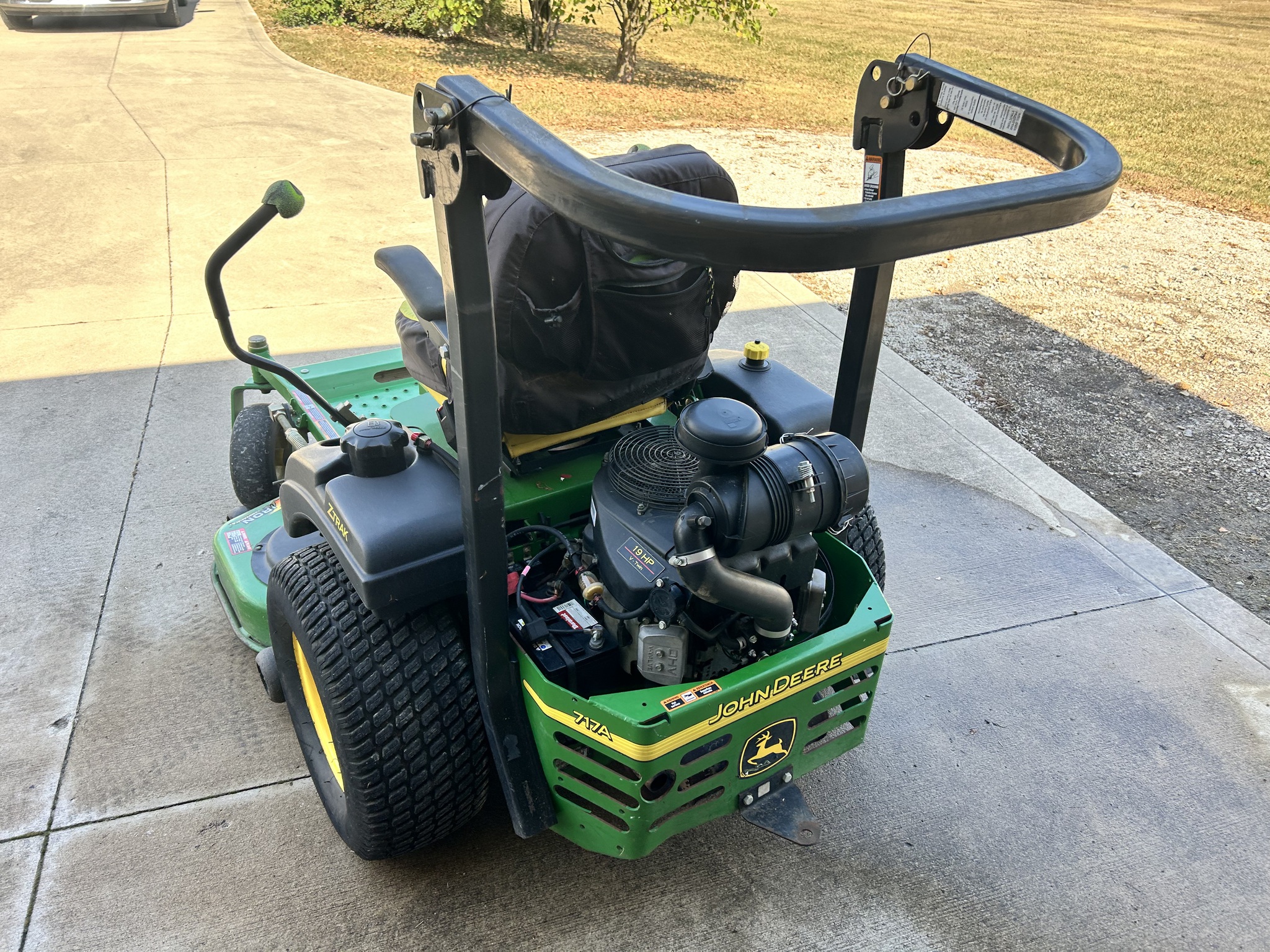 2005 John Deere 717A Image 3