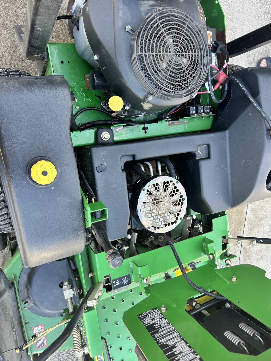 2005 John Deere 717A Image 6