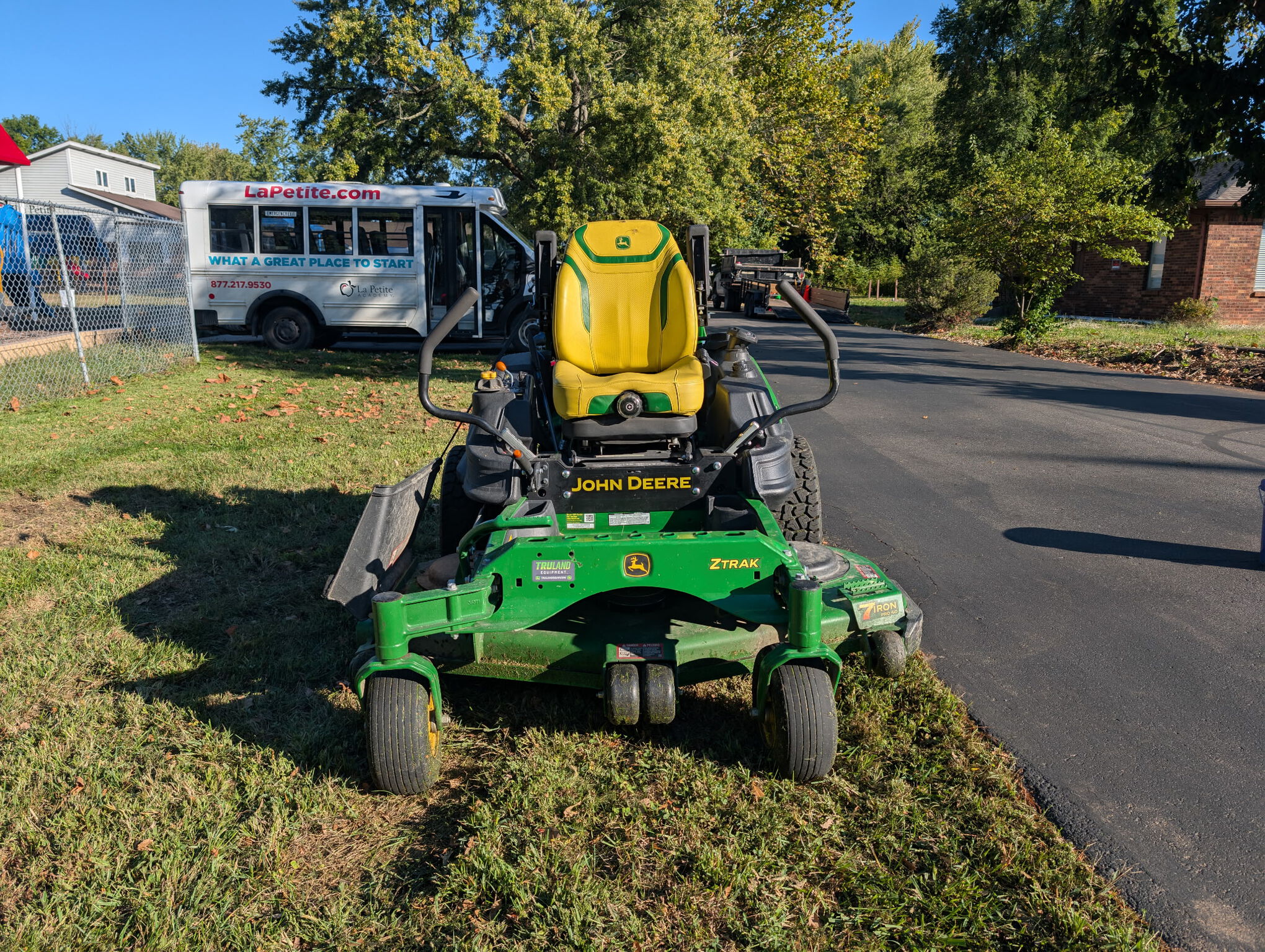 2024 John Deere Z930M Image 1