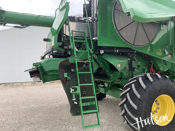 Photo of 2023 John Deere X9 1100