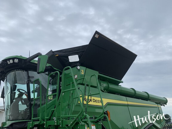 Photo of 2023 John Deere X9 1100