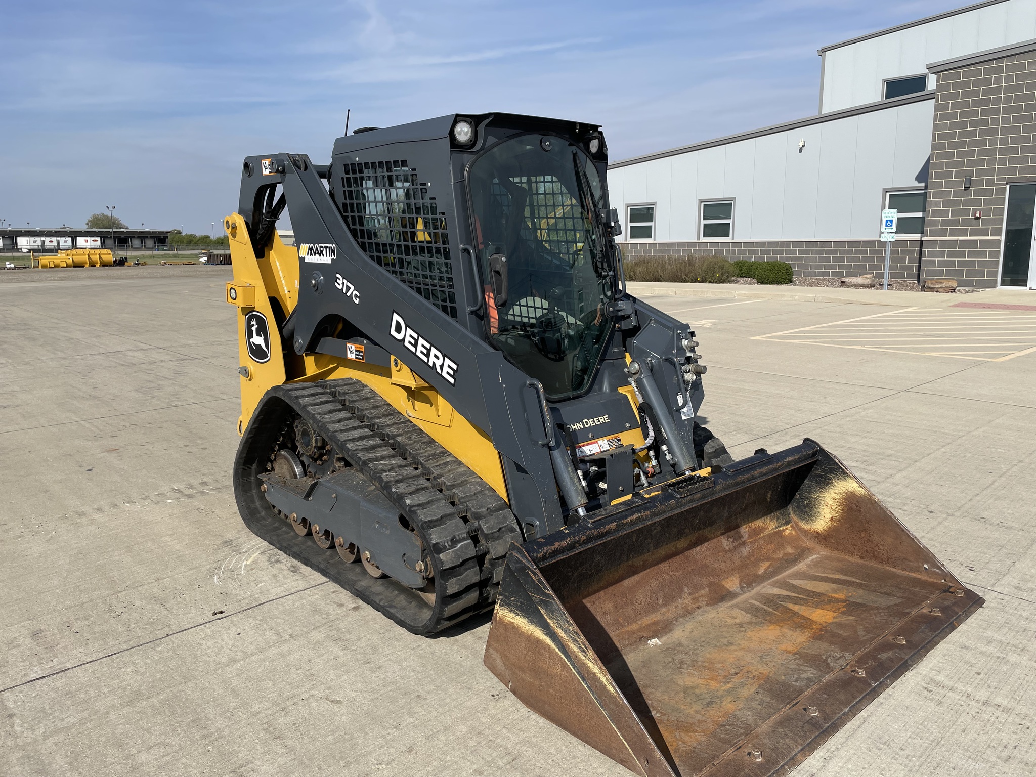 2023 John Deere 317G Image 4