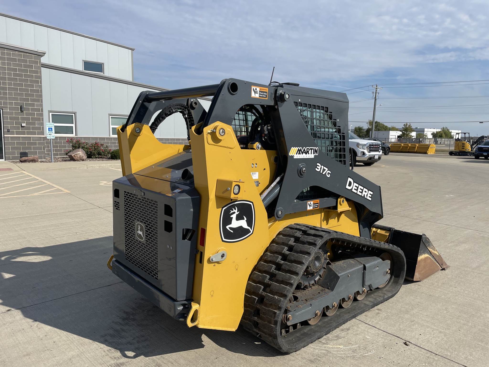 2023 John Deere 317G Image 5