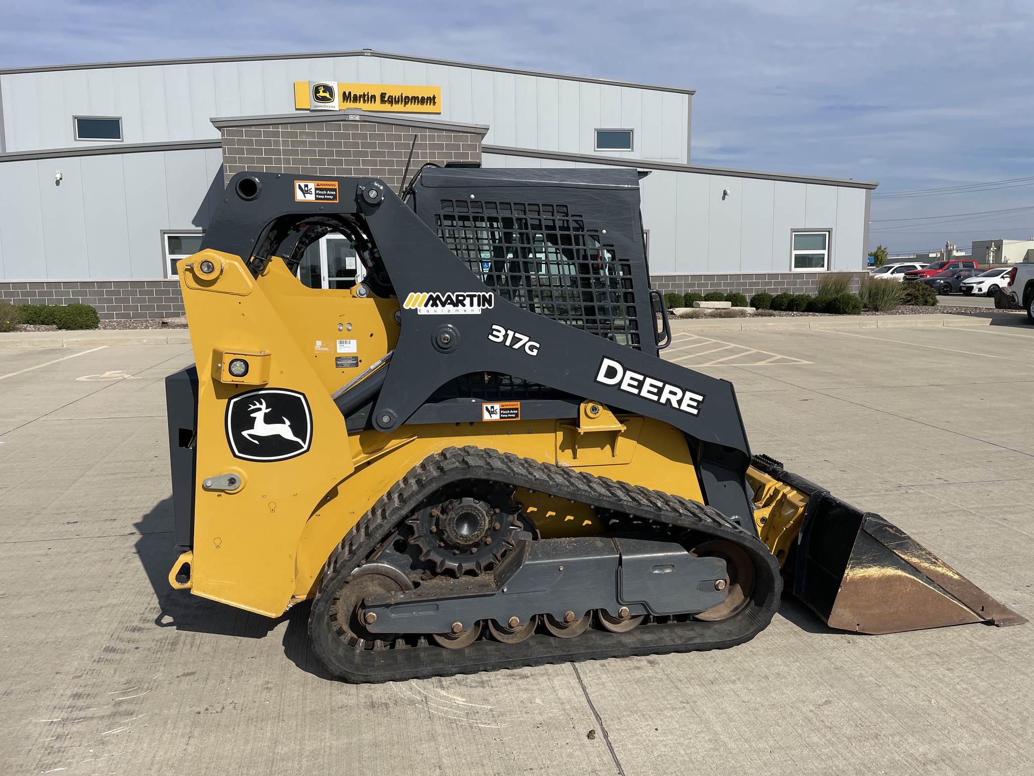 2023 John Deere 317G Image 1