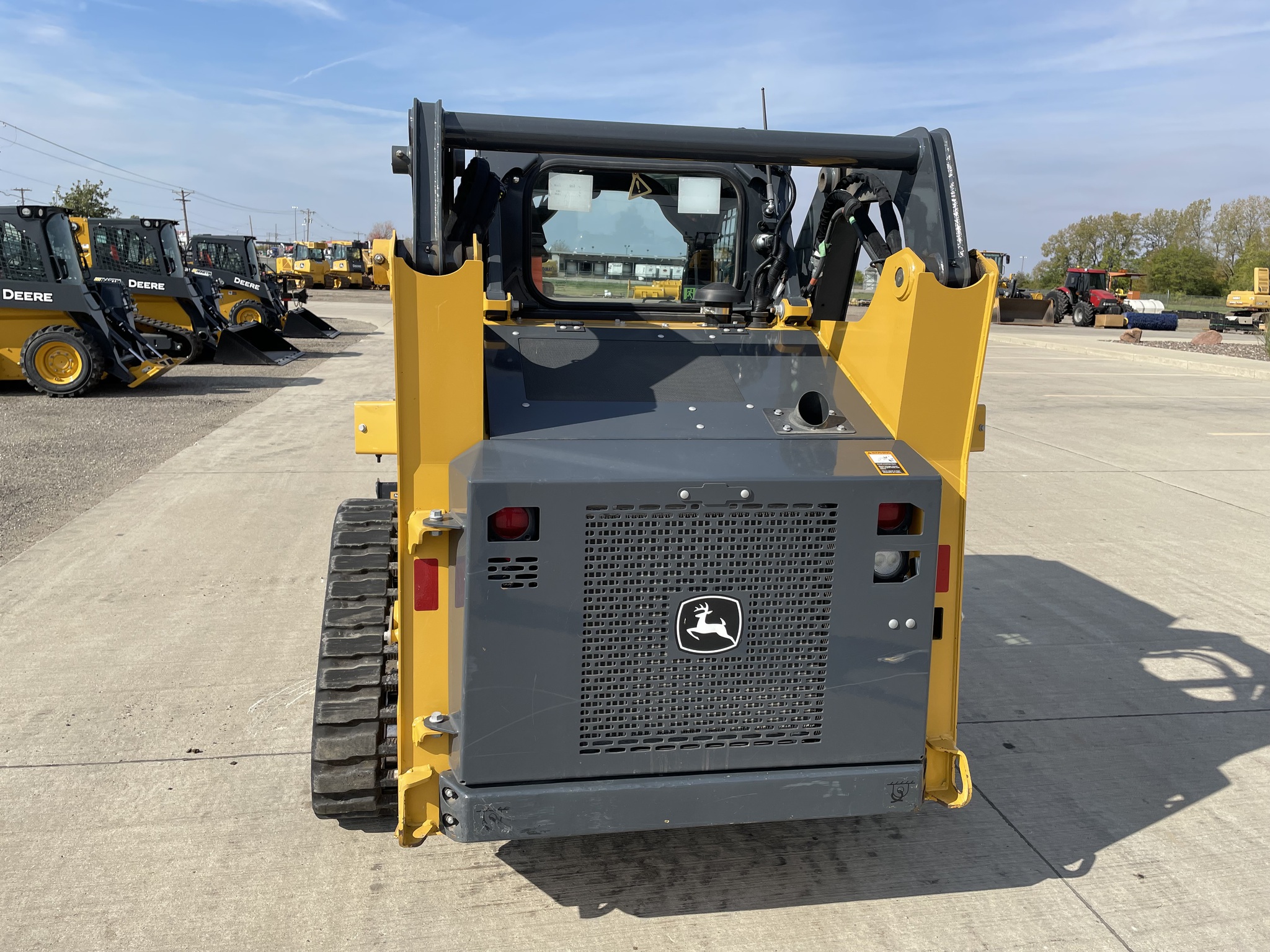 2023 John Deere 317G Image 7