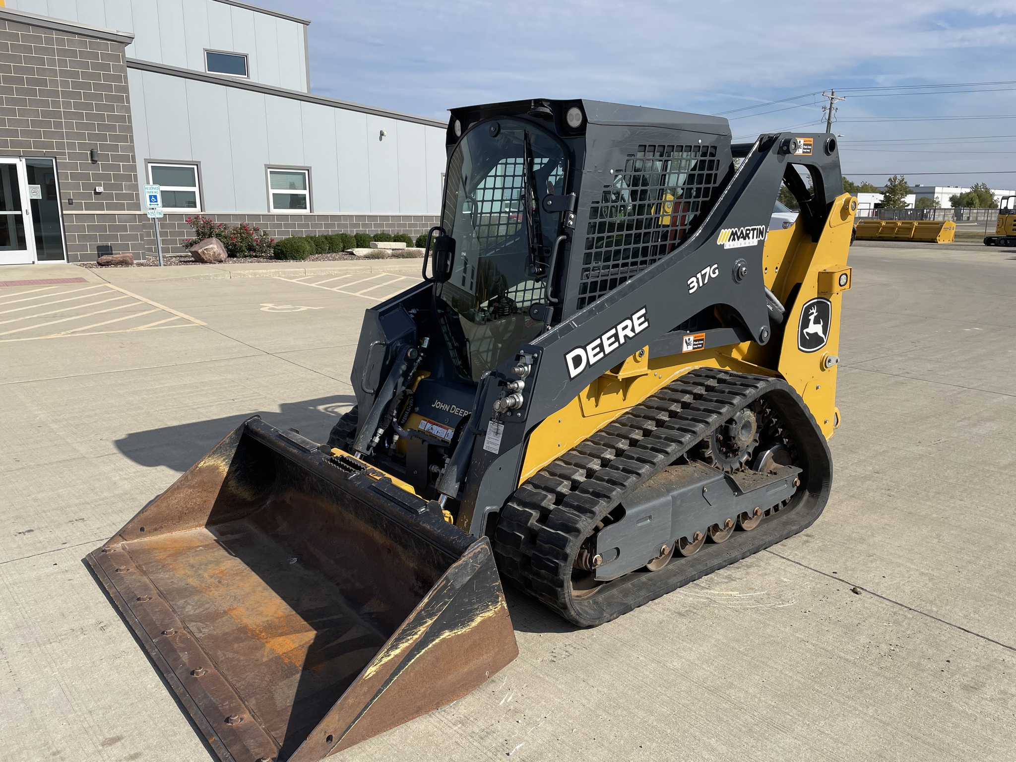 2023 John Deere 317G Image 3