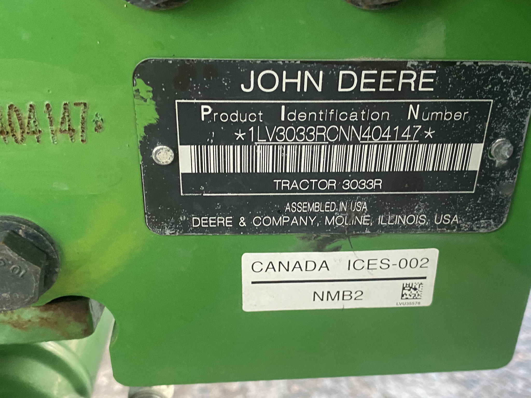2022 John Deere 3033R Image 30