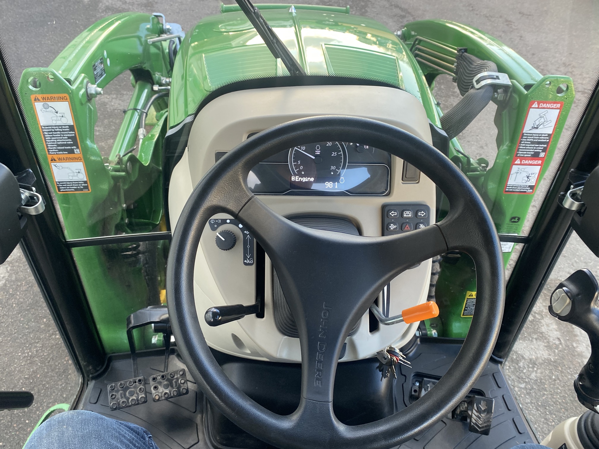 2022 John Deere 3033R Image 19