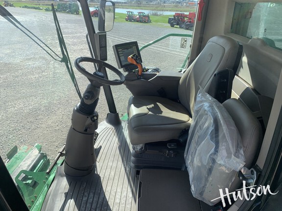 Photo of 2023 John Deere S780