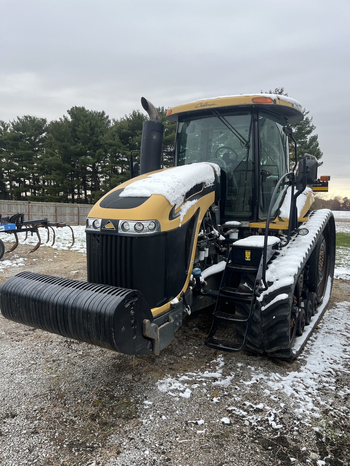 2013 Challenger MT765D Image 3