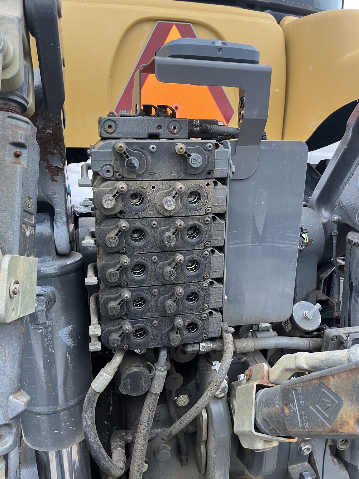 2013 Challenger MT765D Image 6