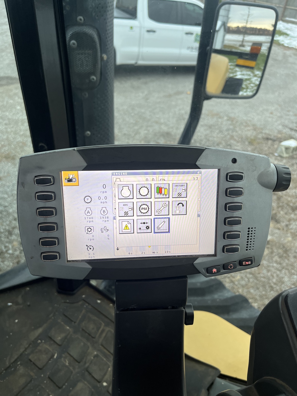 2013 Challenger MT765D Image 17