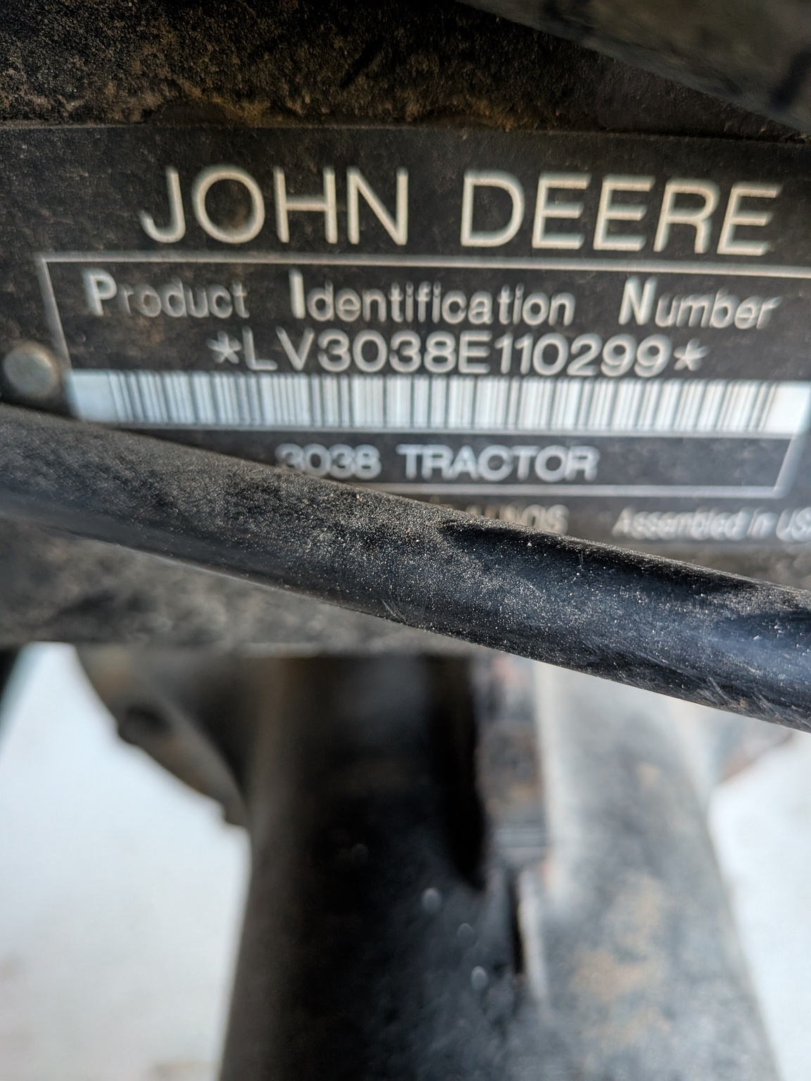 2008 John Deere 3038E Image 2