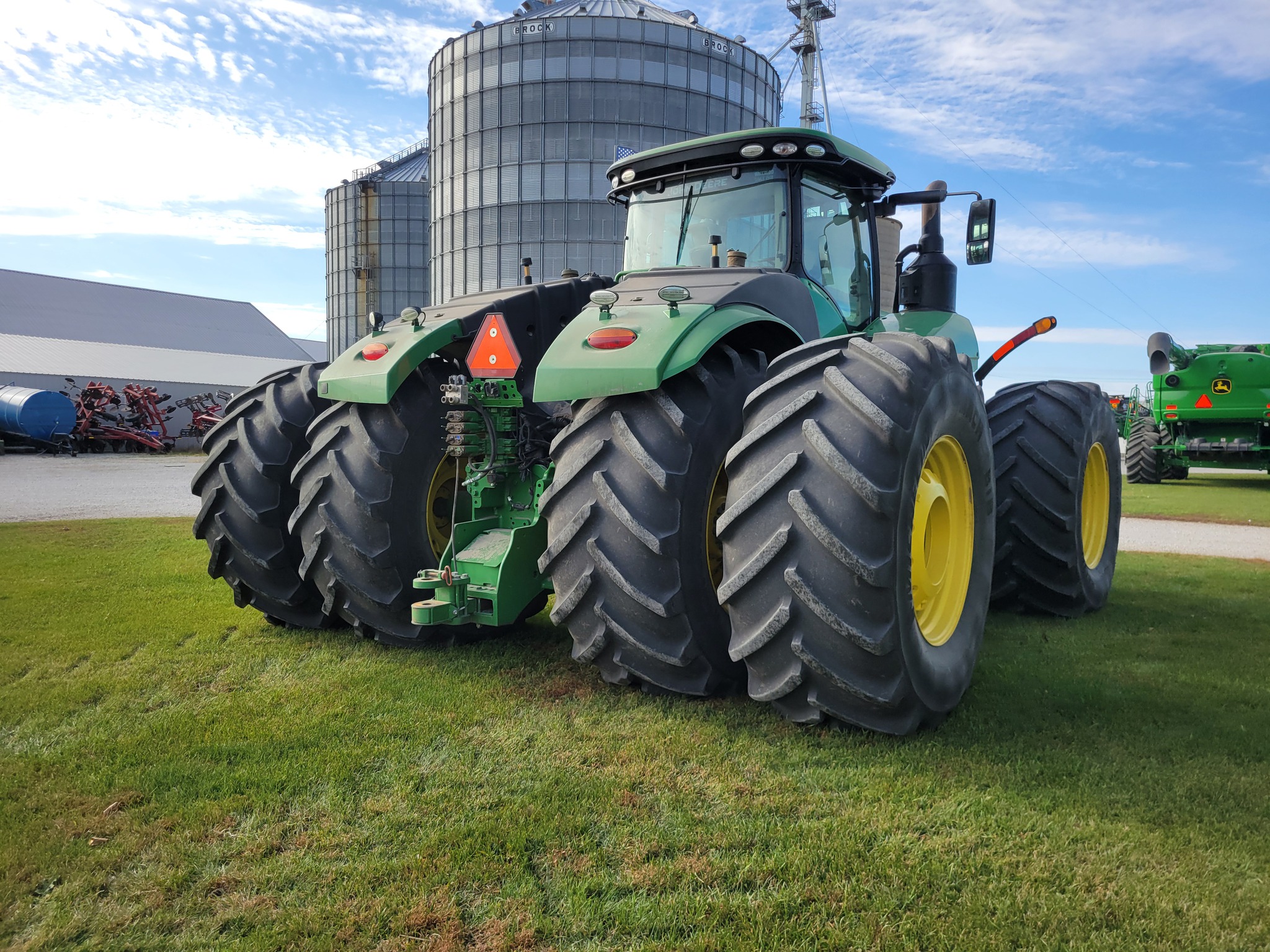  2018 John Deere 9520R at Heritage Tractor in Roanoke, IL