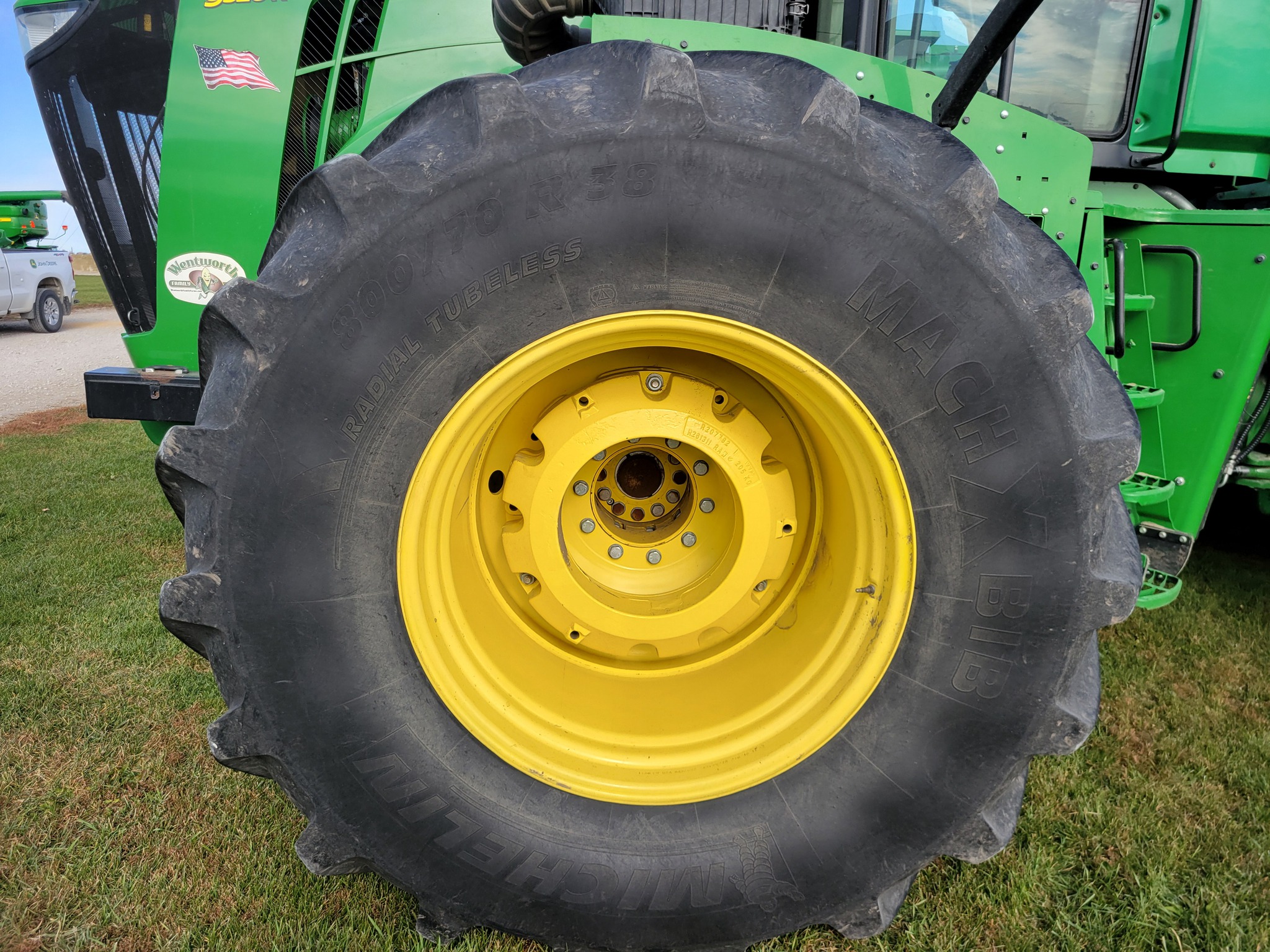  2018 John Deere 9520R at Heritage Tractor in Roanoke, IL