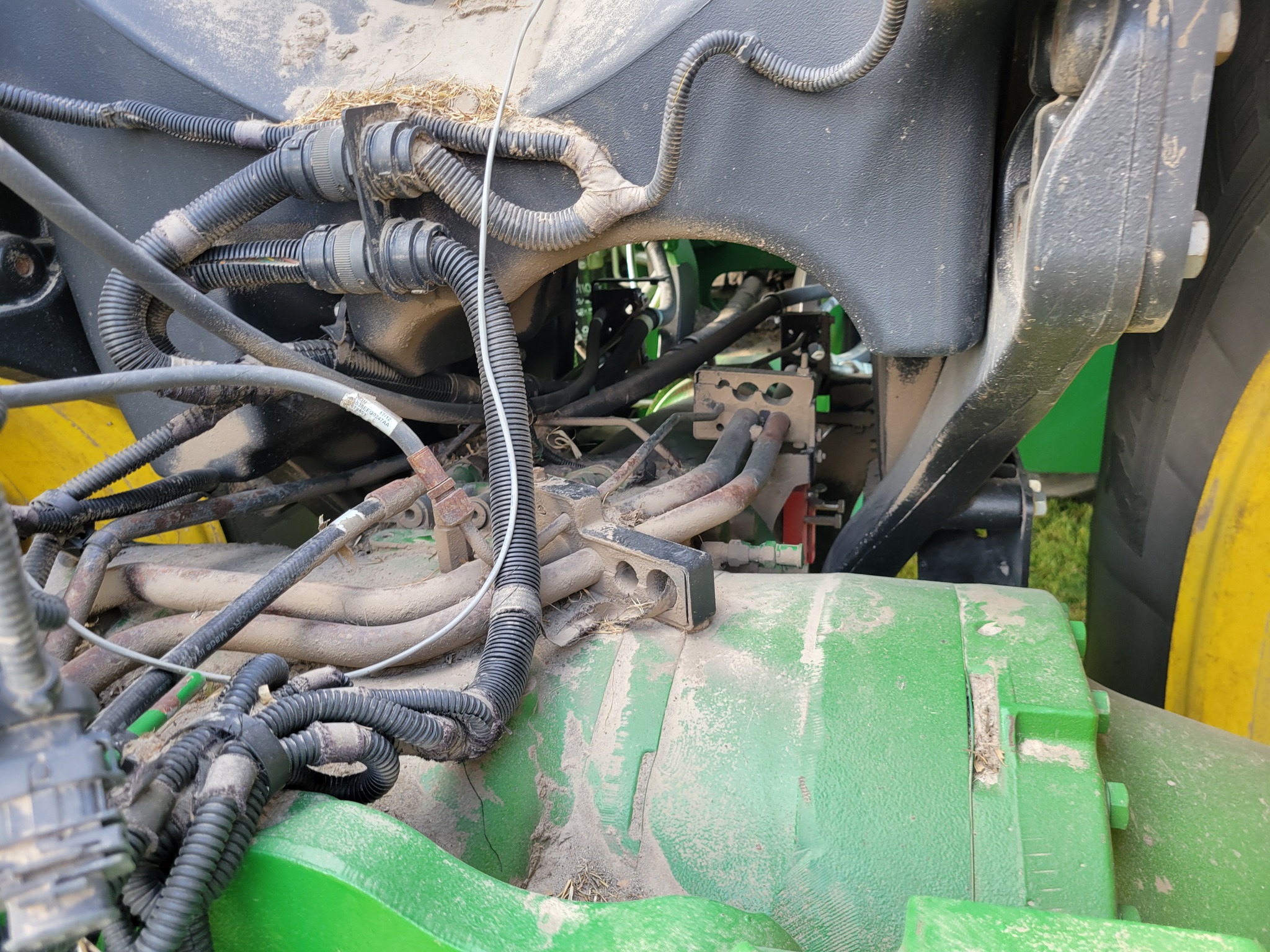  2018 John Deere 9520R at Heritage Tractor in Roanoke, IL