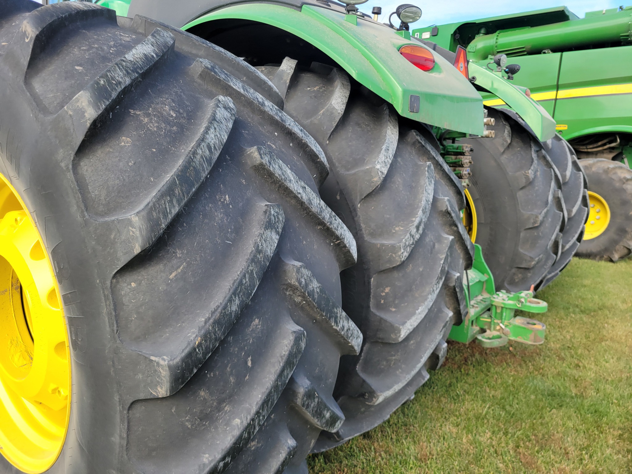 2018 John Deere 9520R at Heritage Tractor in Roanoke, IL