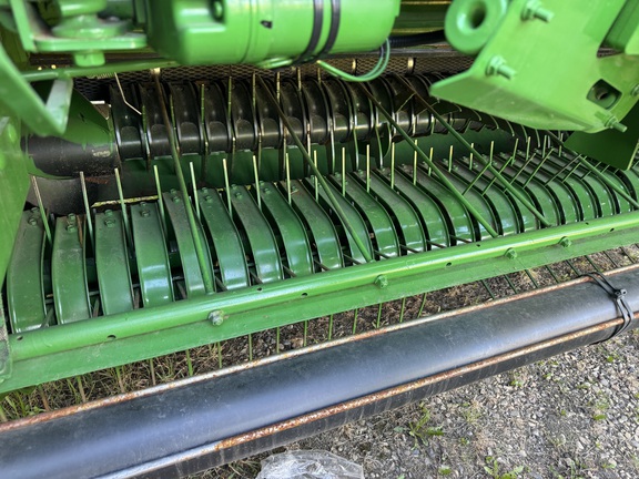 Used 2025 John Deere 561M Round Balers at Horizon Ag & Turf in Warburg, AB - Photo6