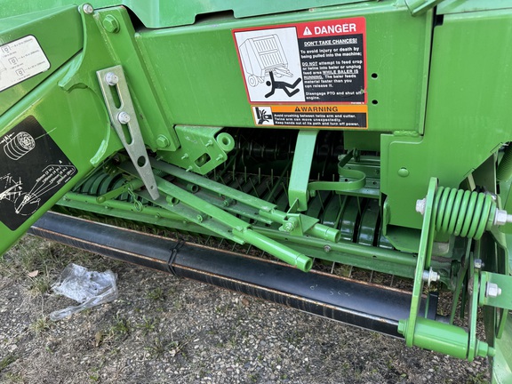 Used 2025 John Deere 561M Round Balers at Horizon Ag & Turf in Warburg, AB - Photo7