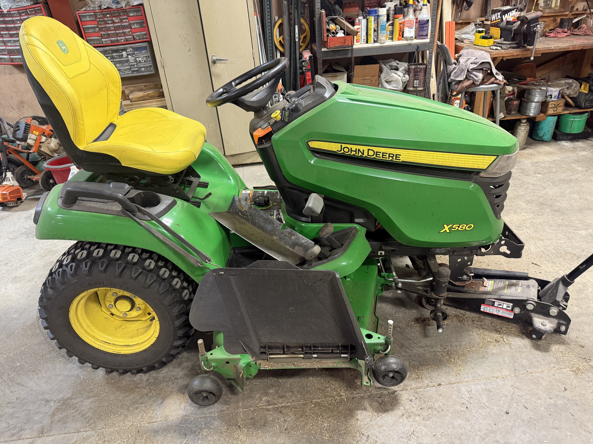 2024 John Deere X580 Image 4