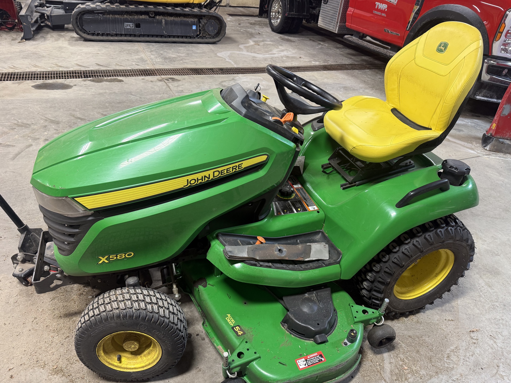2024 John Deere X580 Image 1