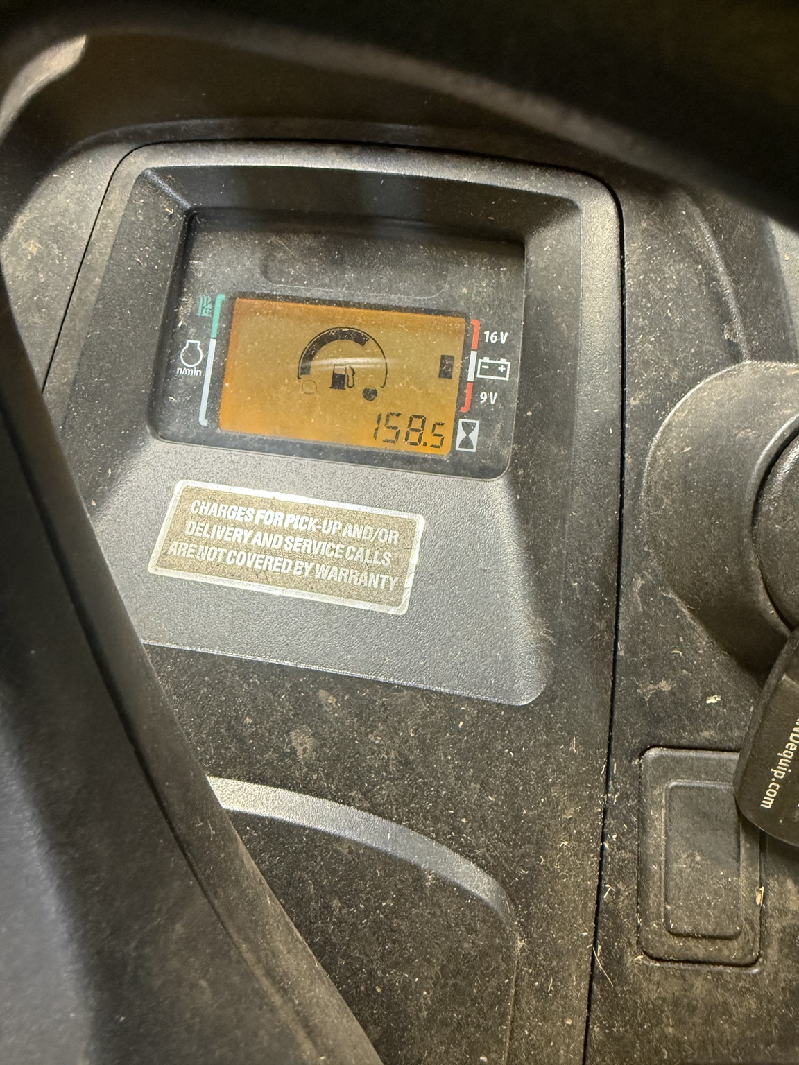 2024 John Deere X580 Image 7