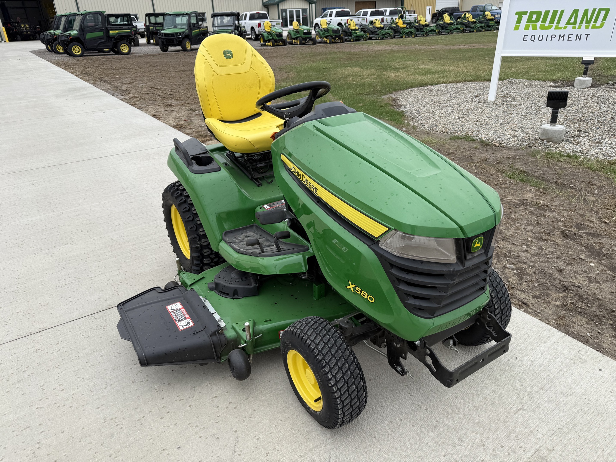 2024 John Deere X580 Image 3