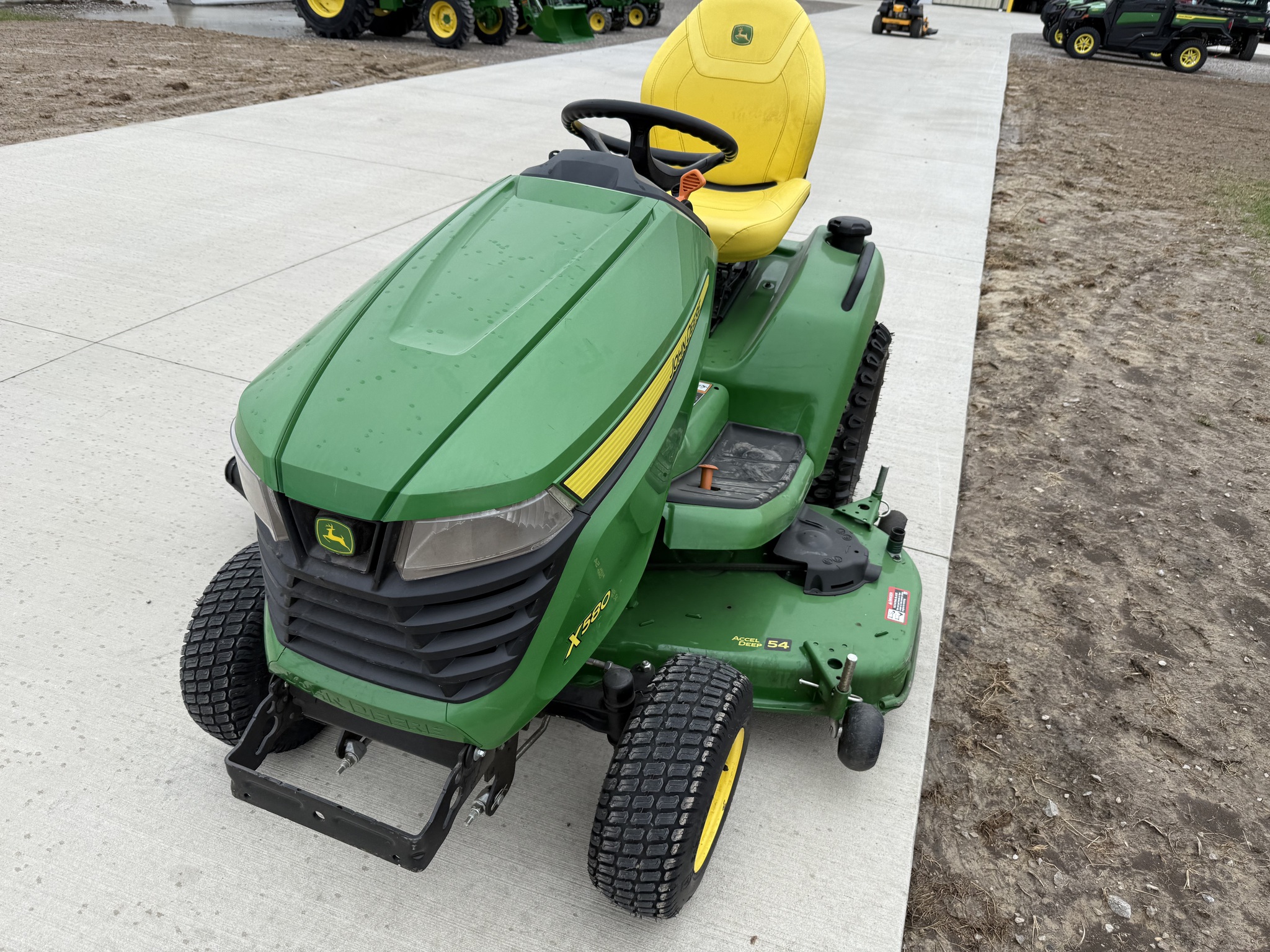 2024 John Deere X580 Image 6