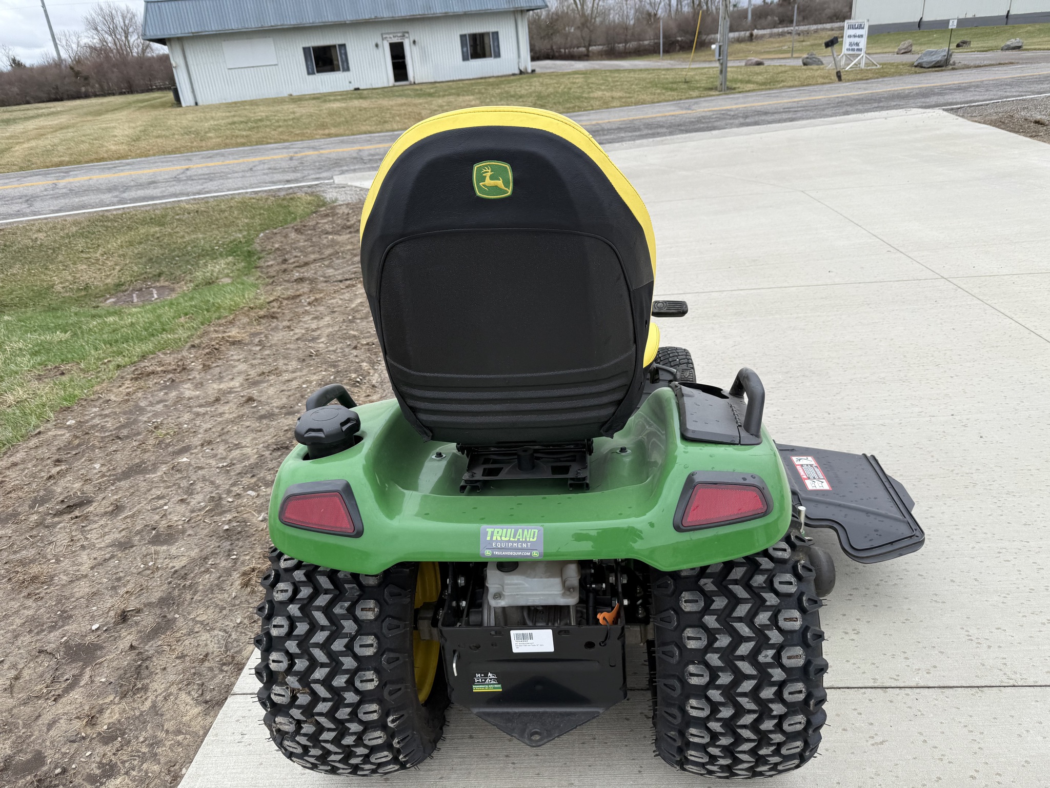 2024 John Deere X580 Image 12