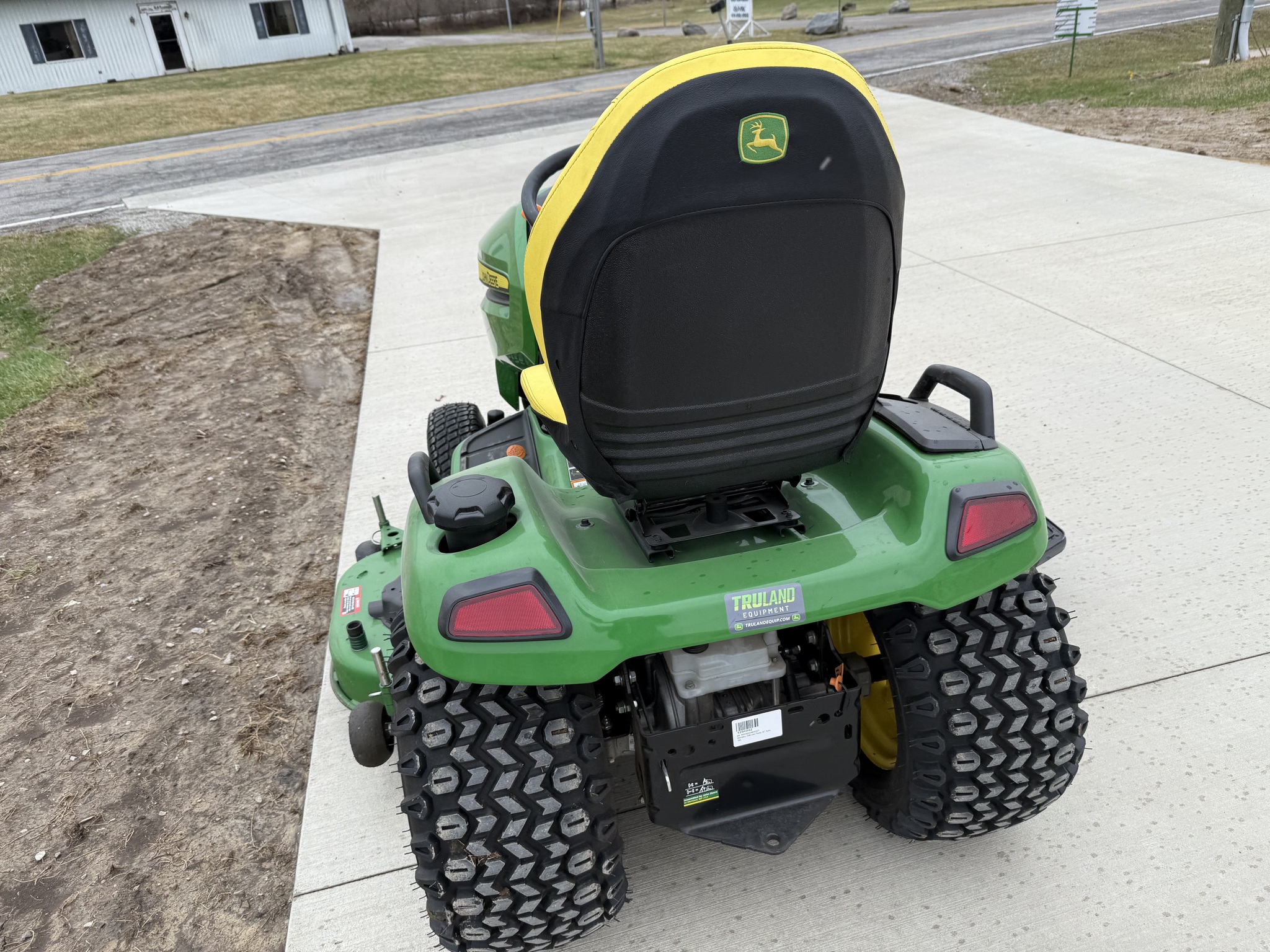 2024 John Deere X580 Image 13