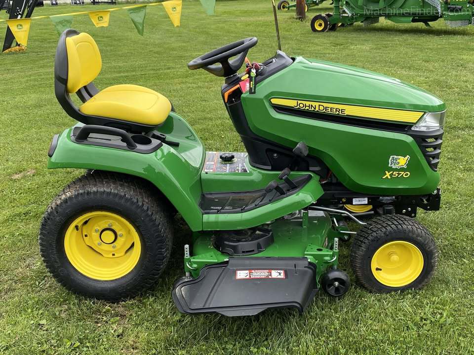 2025 John Deere X570 Image 4