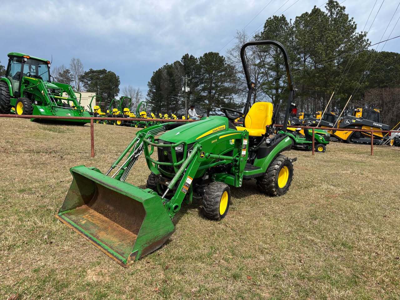 2019 John Deere 1025R Image 1