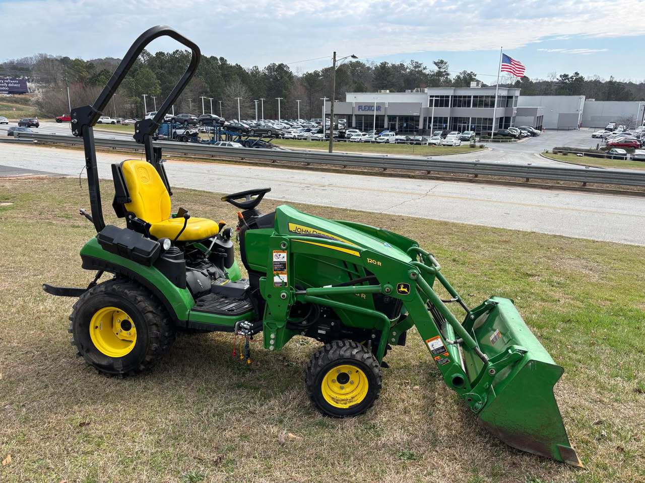 2019 John Deere 1025R Image 5