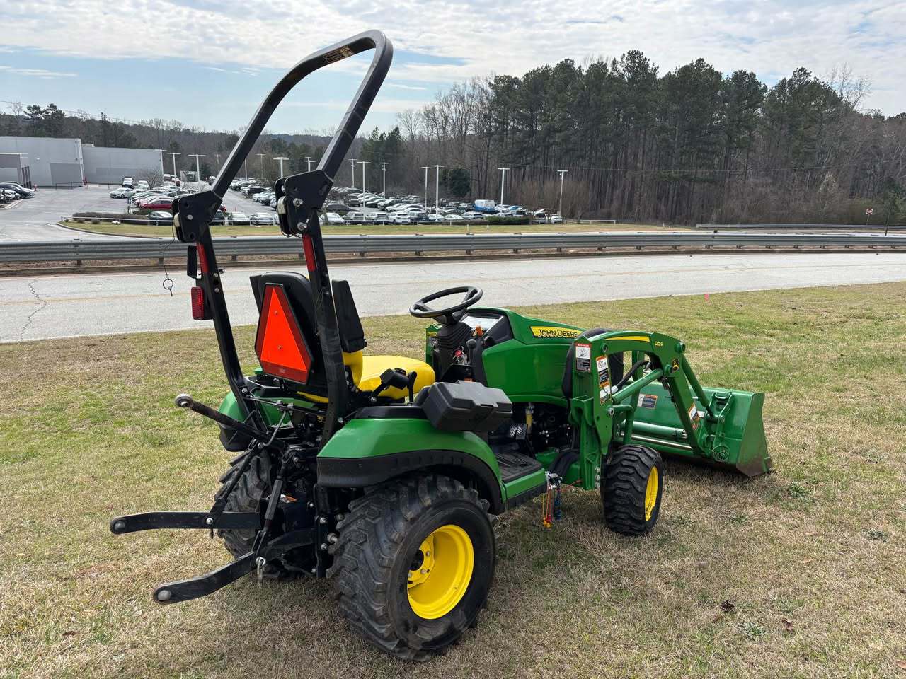 2019 John Deere 1025R Image 4