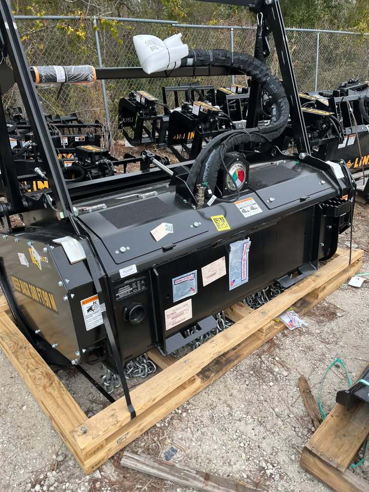 John Deere MH60D Image 2