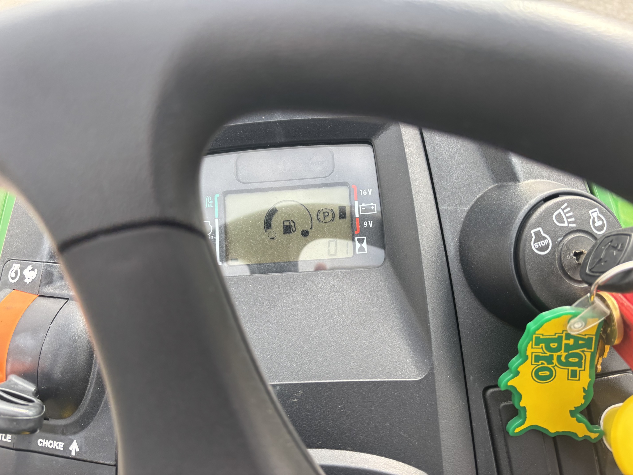 2025 John Deere X350 Image 9