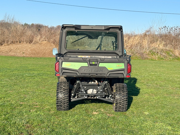 2025 John-Deere 875M