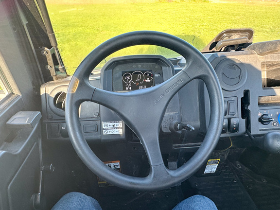 2025 John-Deere 875M