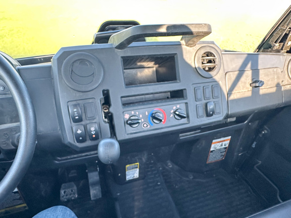 2025 John-Deere 875M