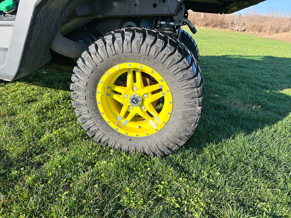 2025 John-Deere 875M